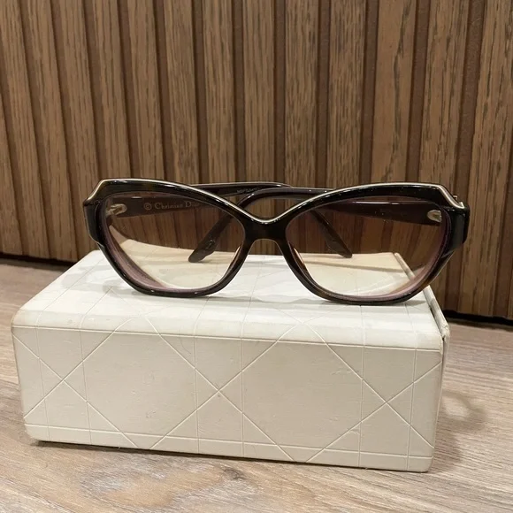 Vintage Dior Sunglasses – Bold & Timeless - Picture 3 of 12